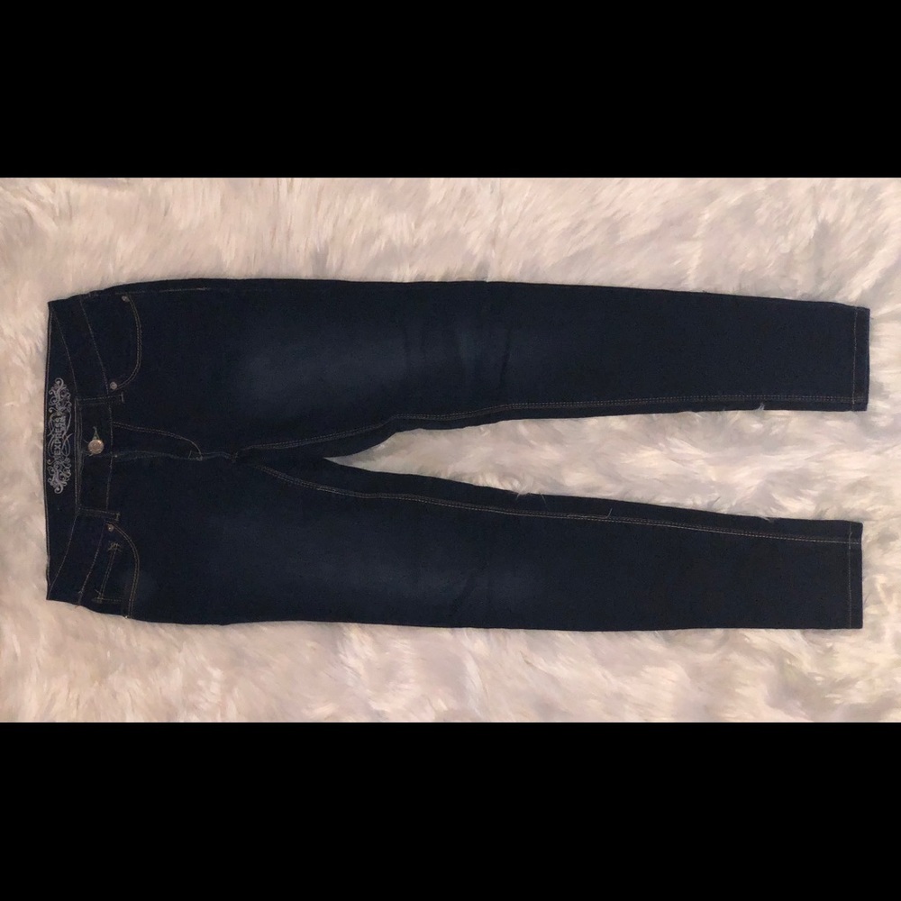 Dark washed skinny jean